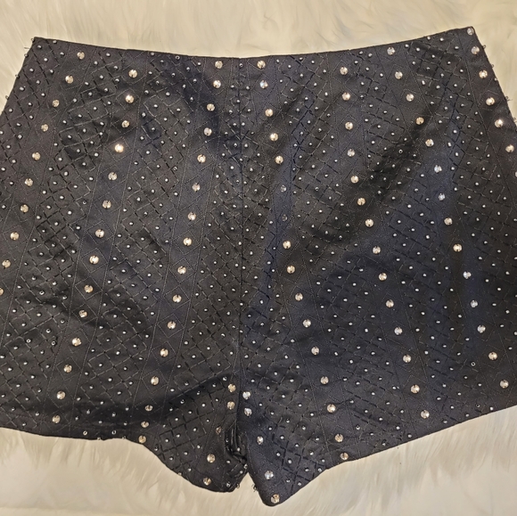 Guess Pants - Guess shorts
